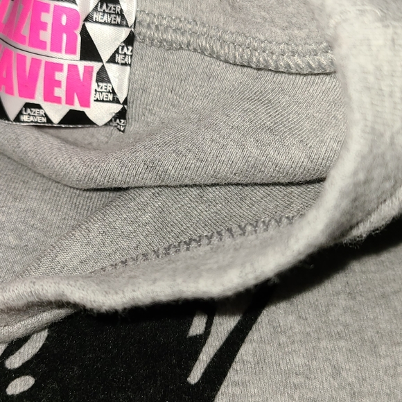 3/$20 Lazer Heaven Cardinal Flocked T-Shirt - S - Picture 4 of 7